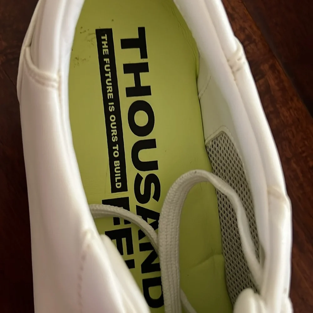 Women’s White Low-Top Sneakers - Clean Classic Style
